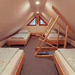 招待所 & Pr' Skalovc