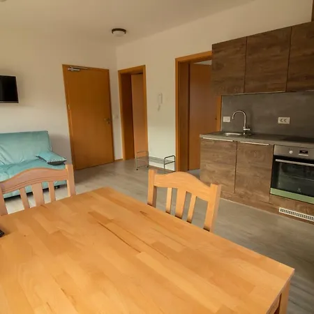 Apartments&rooms Pr' Skalovc 3*