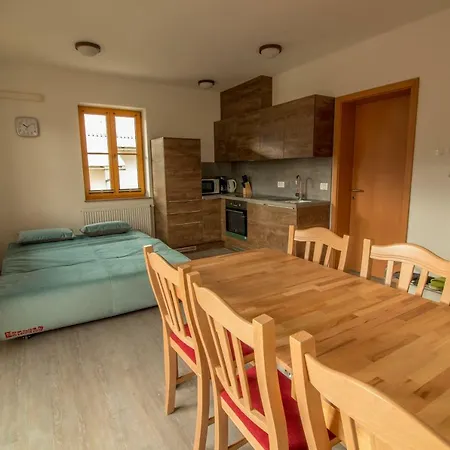 Apartments&rooms Pr' Skalovc 3*