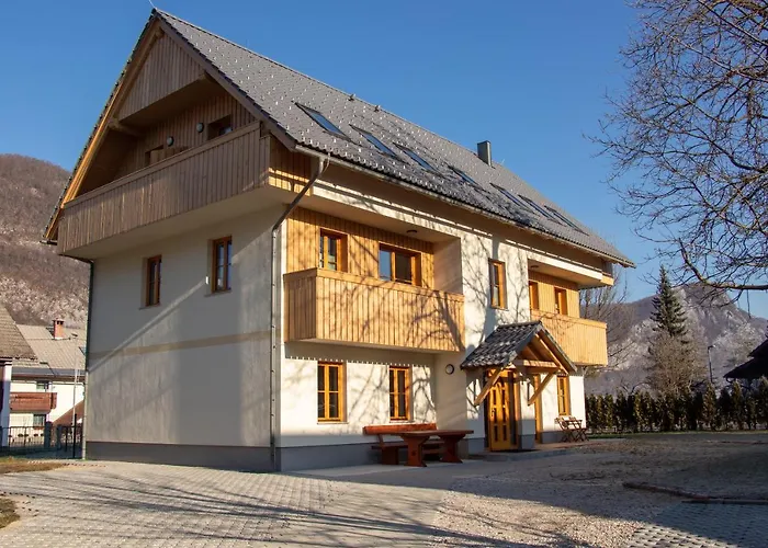 & Pr' Skalovc 3* Bohinj