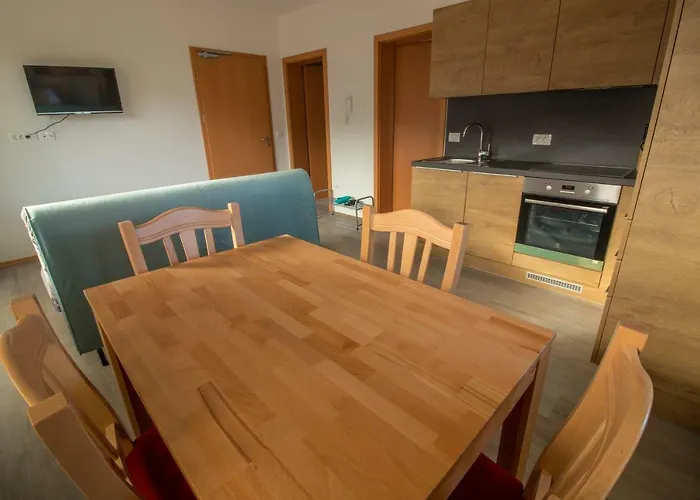 & Pr' Skalovc 3* 보히니